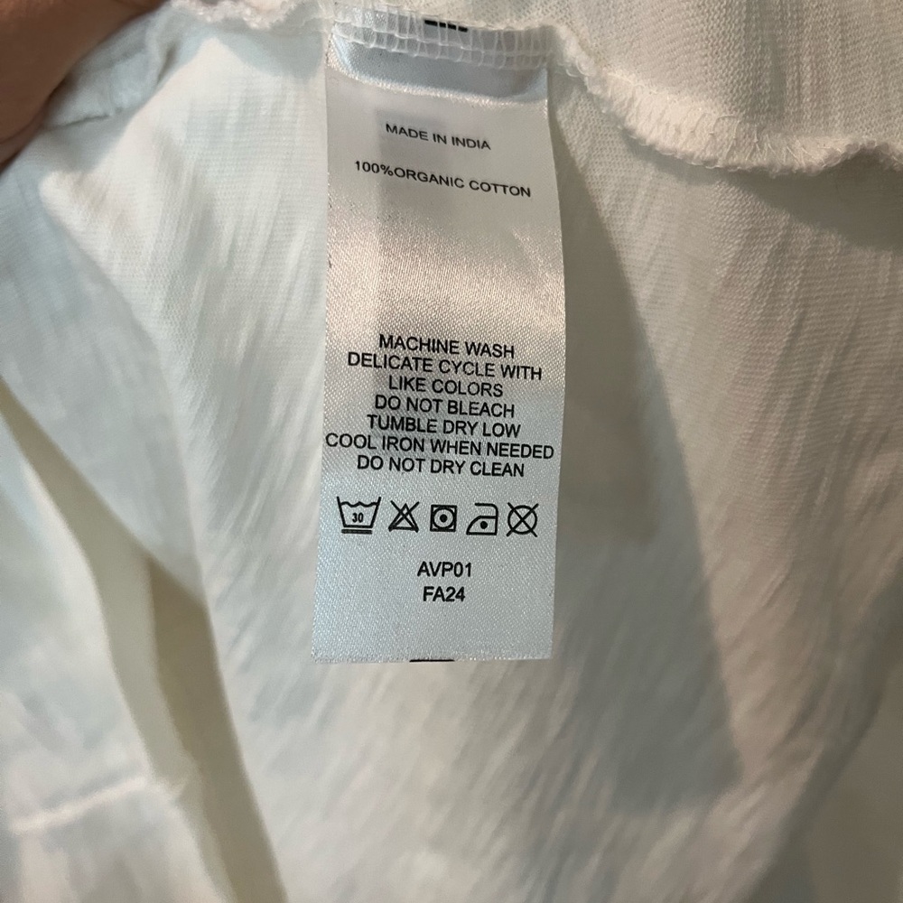 Quince Long Sleeve White Tee in Small - Picture 6 of 6